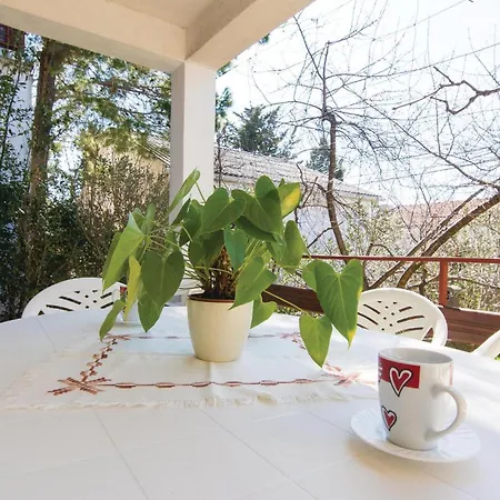 Διαμέρισμα Three-bedroom In