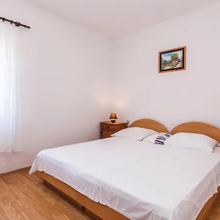 Three-bedroom In Apartment Rovanjska