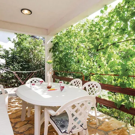 Three-bedroom In Daire Rovanjska