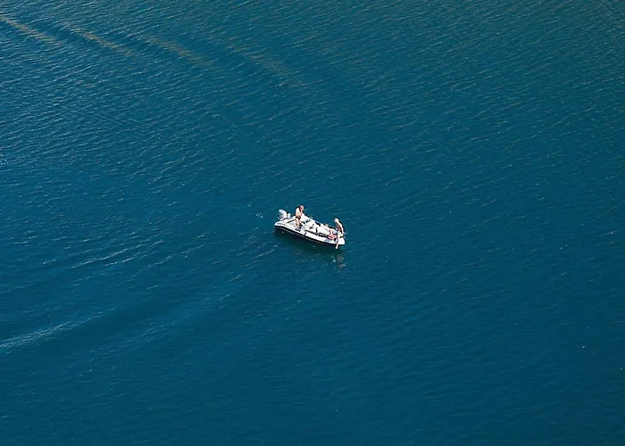 Apartamento Three-bedroom In *