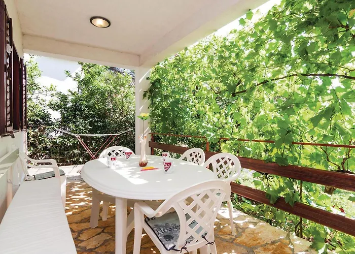 Three-bedroom In Apartamento Rovanjska